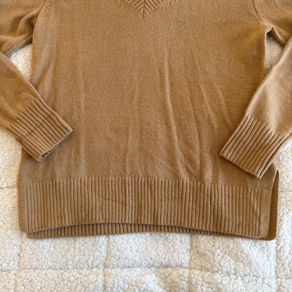 Banana Republic Women’s V-Neck Sweater in Camel - Picture 4 of 6